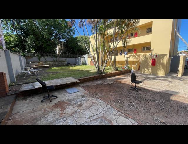 11 BEDROOM APARTMENT BLOCK FOR SALE IN BULWER